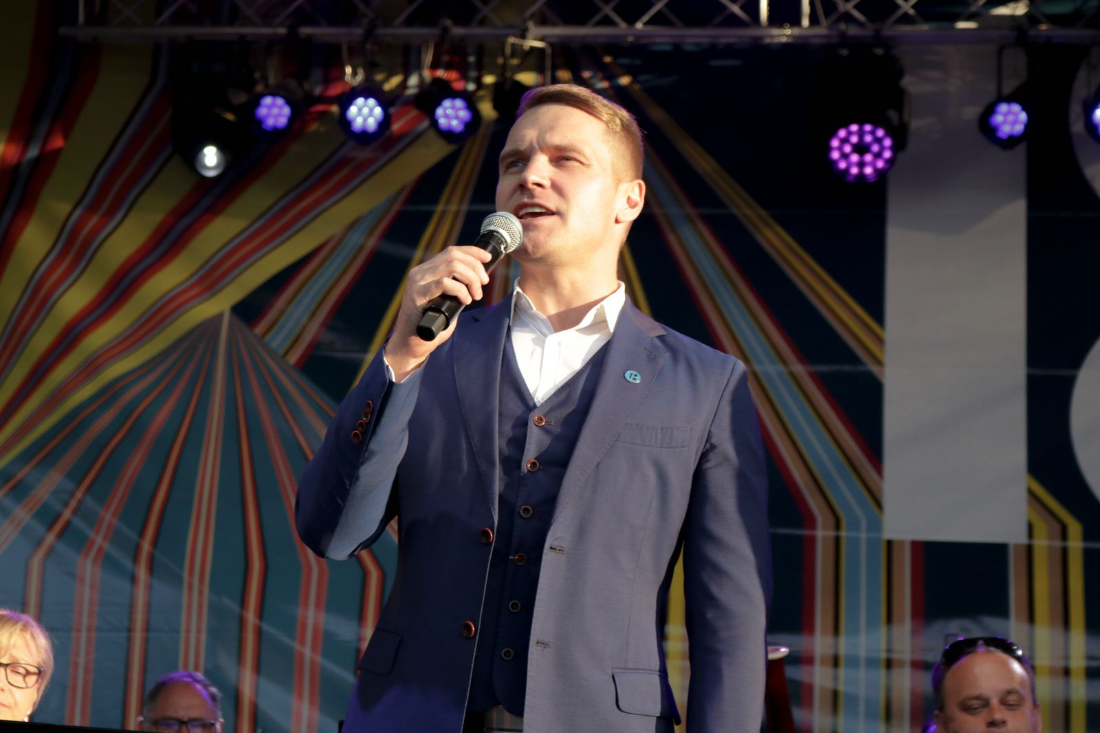 Mööda piiri